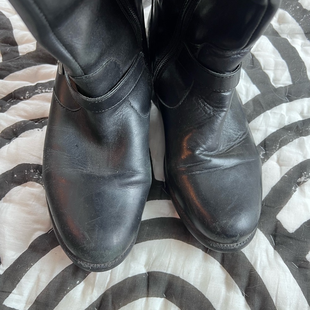 Clarks Black Leather Heeled Boots - Picture 6 of 7